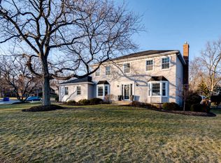 2175 Menomini Ln, Wheaton, IL 60189