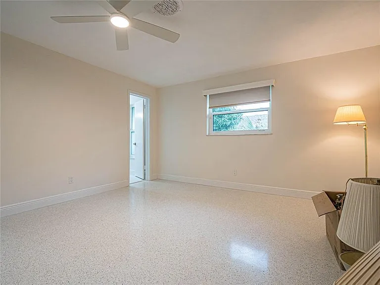 626 Honeysuckle Ln — Photo 13