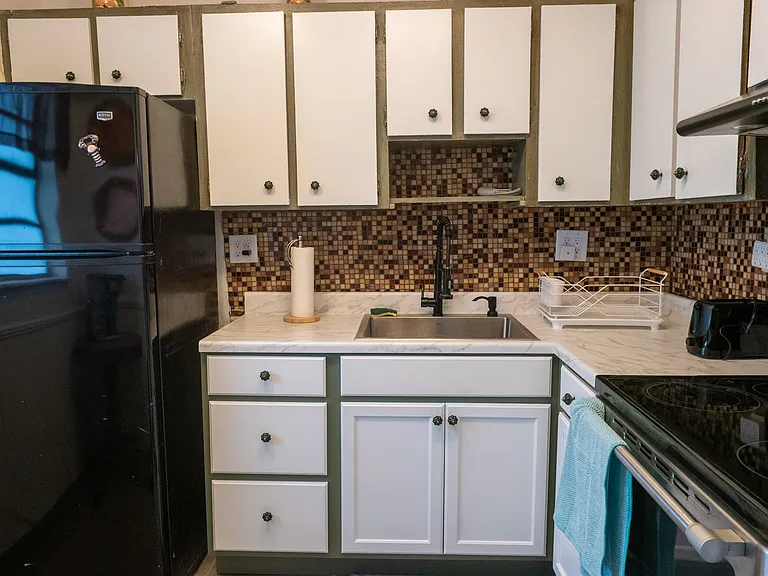 1418 Collins Ave #403 — Photo 23