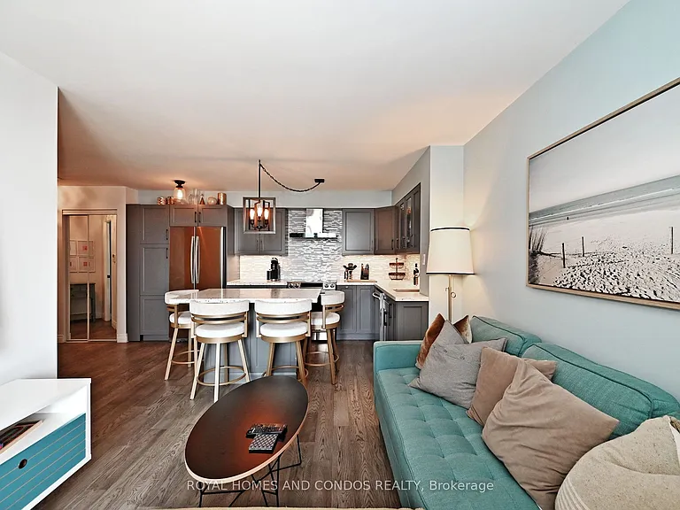 230 Queens Quay W #618 — Photo 14