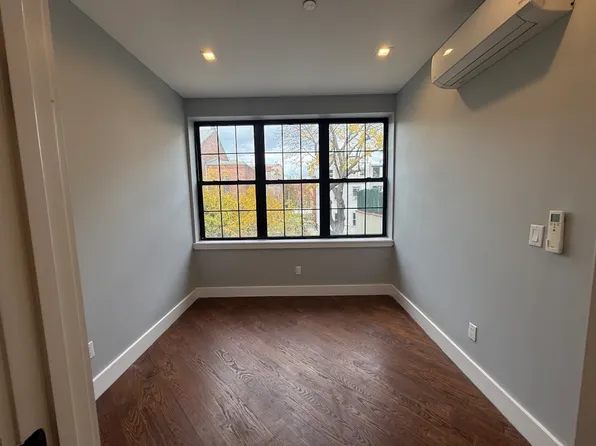 35 Claver Place image 12 of 15