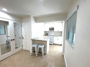 276 E 15th St #B, Costa Mesa, CA 92627