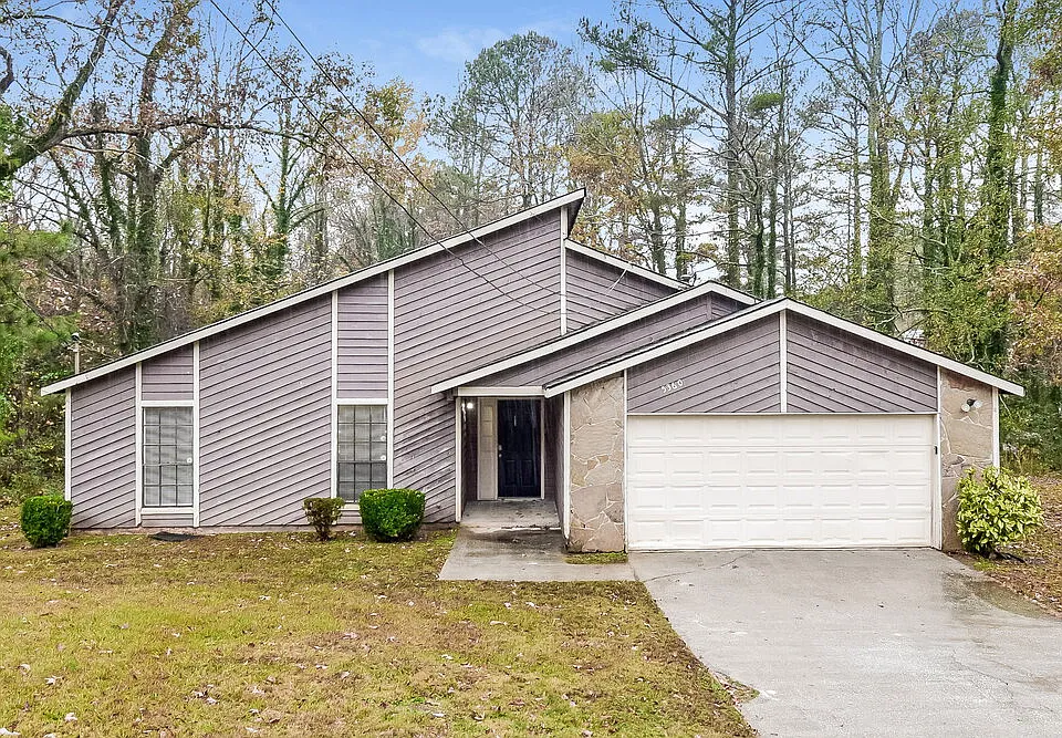 5360 Biffle Ln