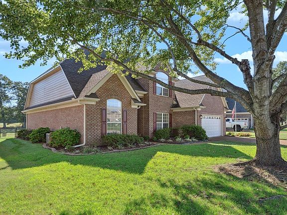 2nd image of 225 Fairoaks Dr