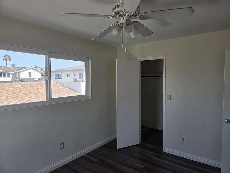 367 E 18th St #6 — Photo 11