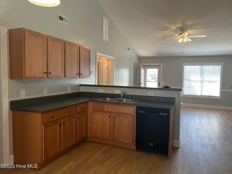 2600 Saddleback Dr #B — Photo 13