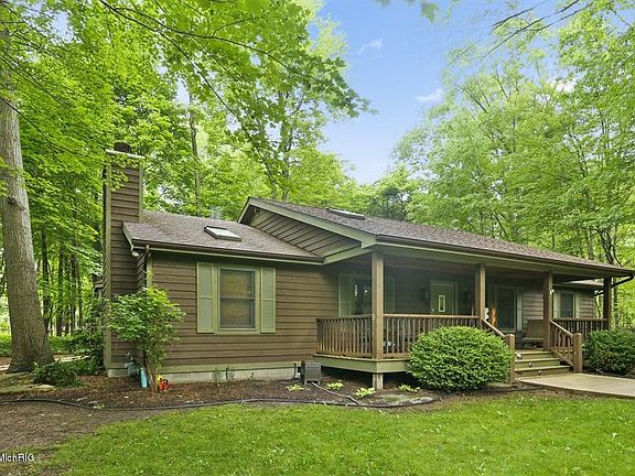 2nd image of 16040 Greenwood Ave