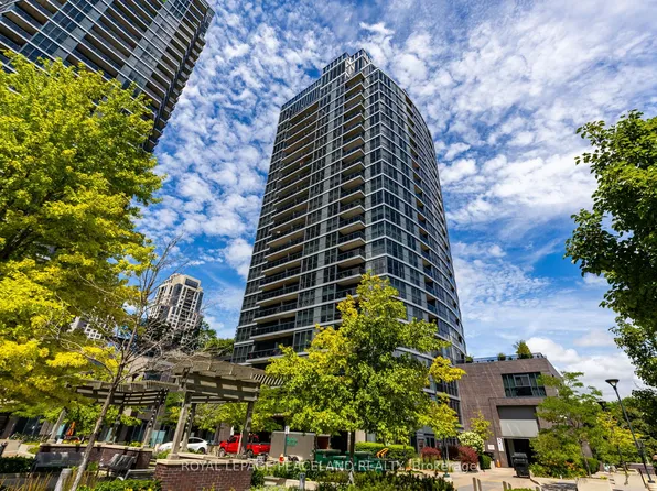 1 Valhalla Inn Rd #2101, Toronto, ON M9B 1S9