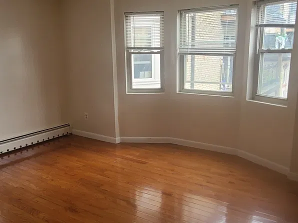 343 Pawtucket Blvd, Lowell, MA