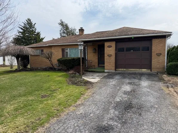 2092 W Genesee Street Rd, Auburn, NY 13021