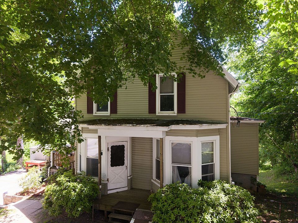 1st image of 52 Cherry St