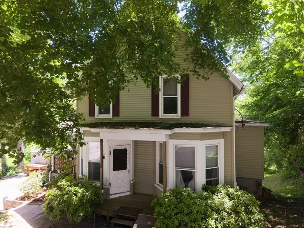 52 Cherry St, Spencer, MA 01562