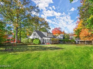 11 Manor Rd, Old Greenwich, CT 06870