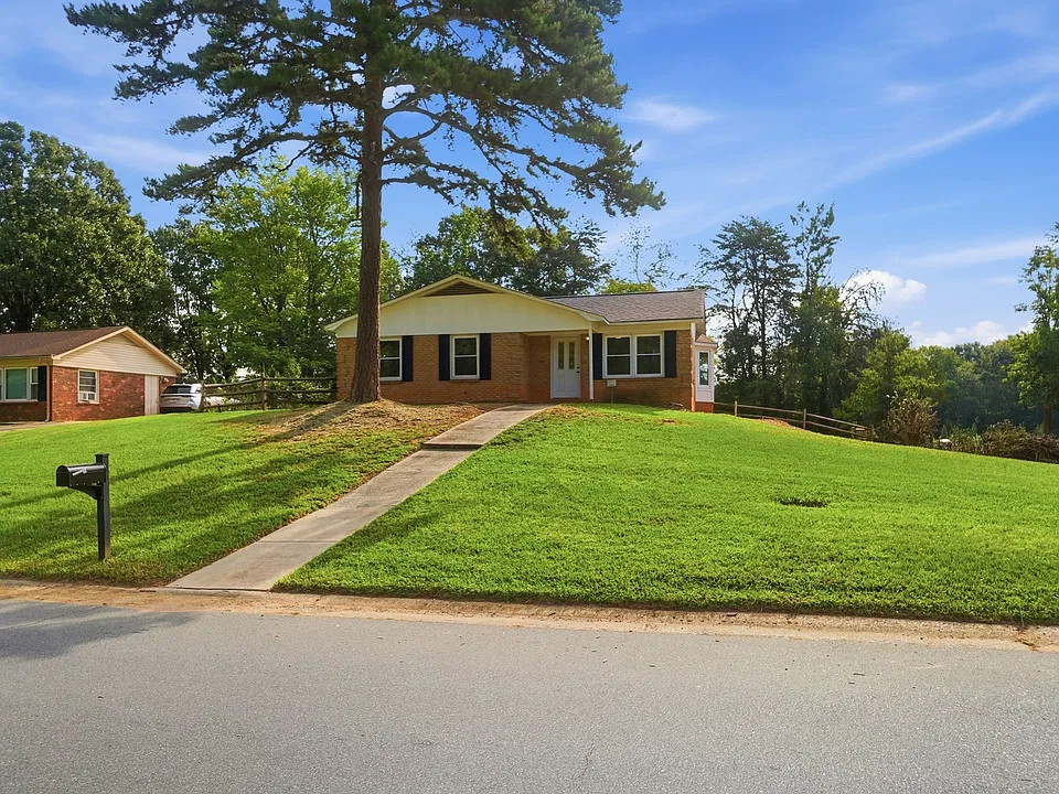 9933 Starwood Dr