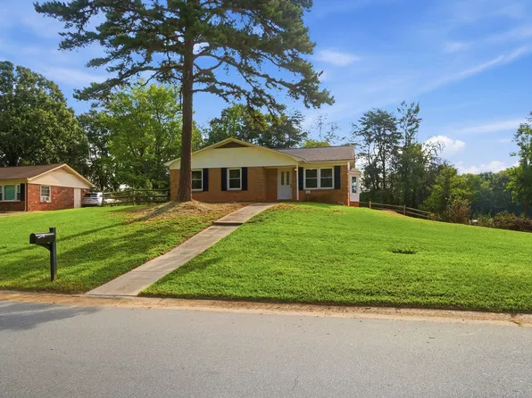 9933 Starwood Dr, Charlotte, NC 28215