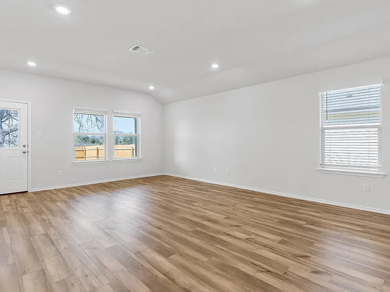 504 Wyatt Way — Photo 9