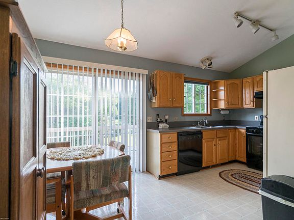 4th image of 12205 Oakwood Shores St