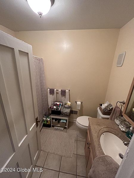 5th image of 246 Green Street