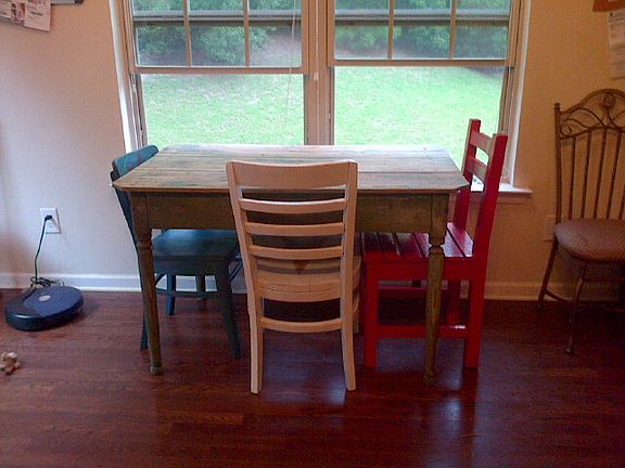 dining area of kitchen