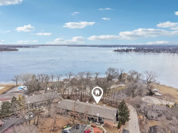 67 Woodhills Bay Rd, Fox Lake, IL 60020