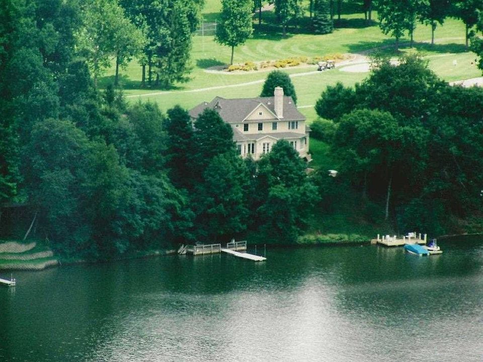 347 Lakeview Dr, WV 26508 Zillow