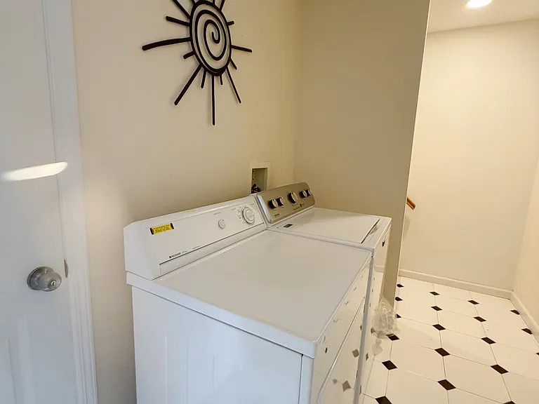 1604 John St #2 — Photo 6