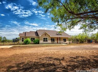 710 County Rd, Bigfoot, TX 78005