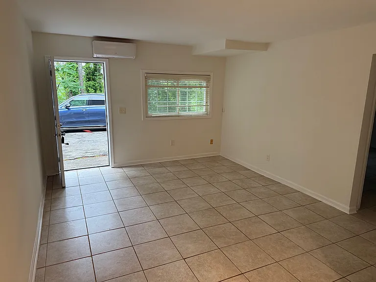 526 Gresham Park Dr #E — Photo 4