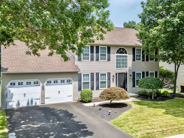 134 Kings Ct, Chalfont, PA 18914