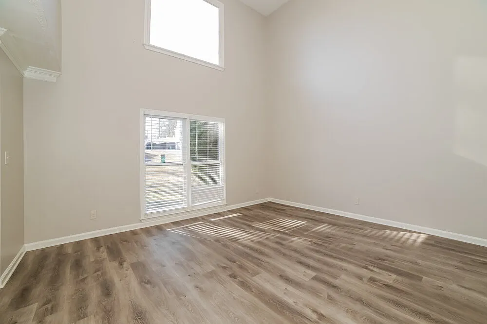 4 bed, 2.5 bath, 2600 sqft, $2,265 — Photo 4