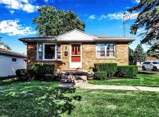 60 Brunswick Rd, Depew, NY 14043