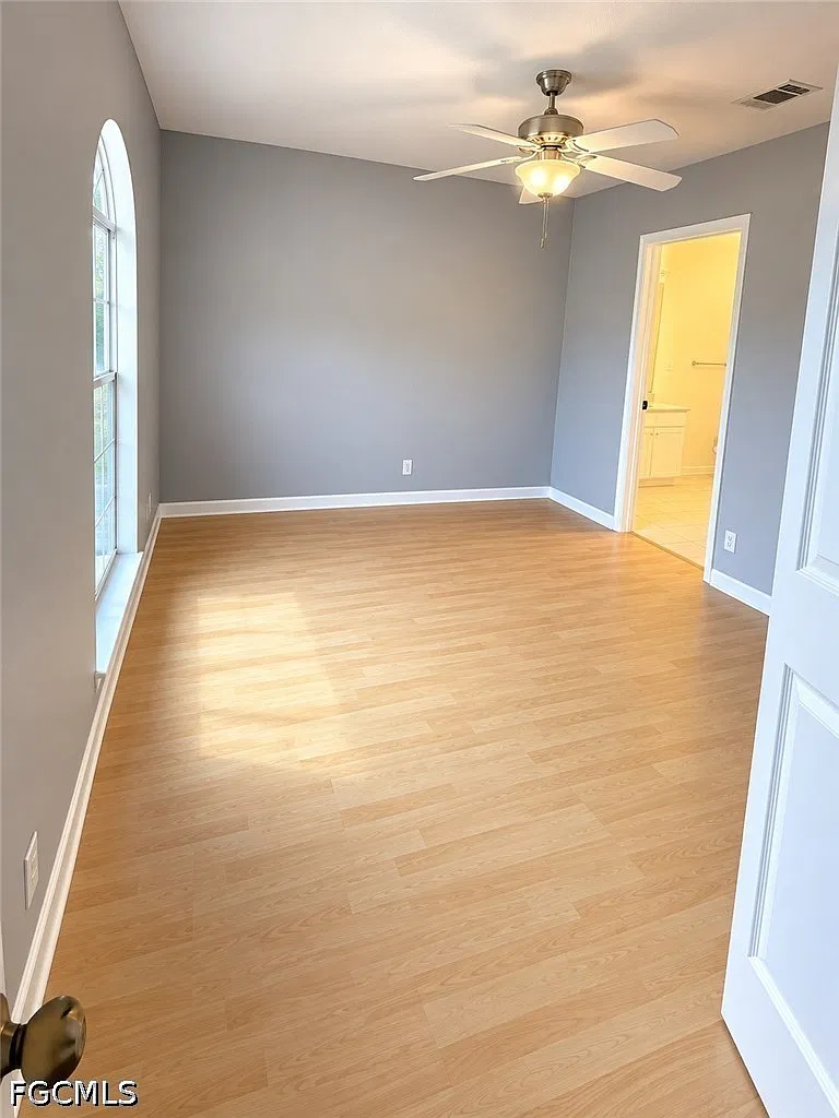 3 bed, 2.0 bath, 1422 sqft, $1,600 — Photo 3