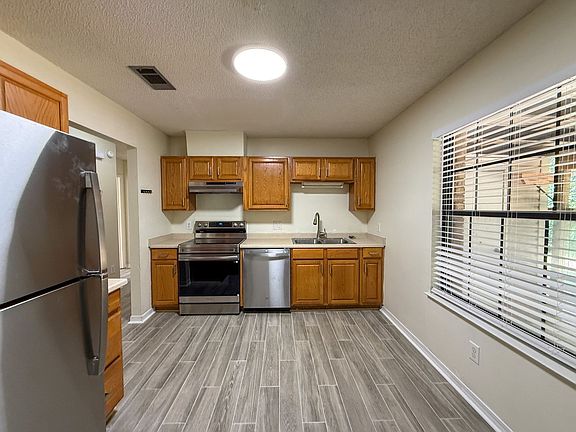 5th image of 1035 Peakview Dr
