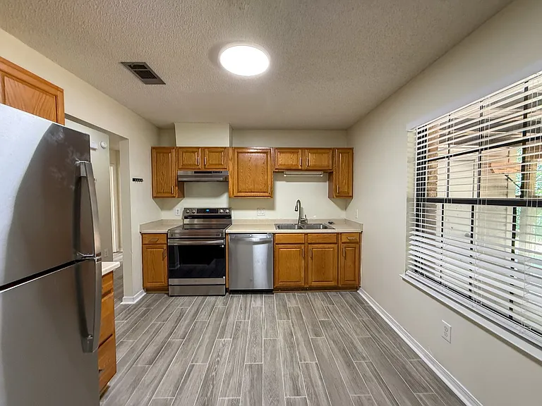 1035 Peakview Dr — Photo 5