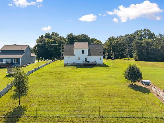 2nd image of 322 Wilson Heights Cir NE