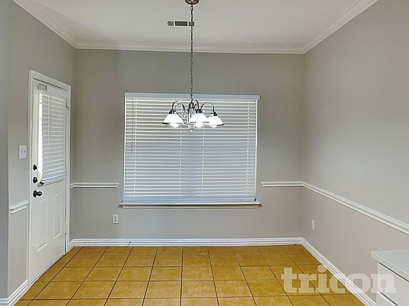 4th image of 100 Palomino Dr