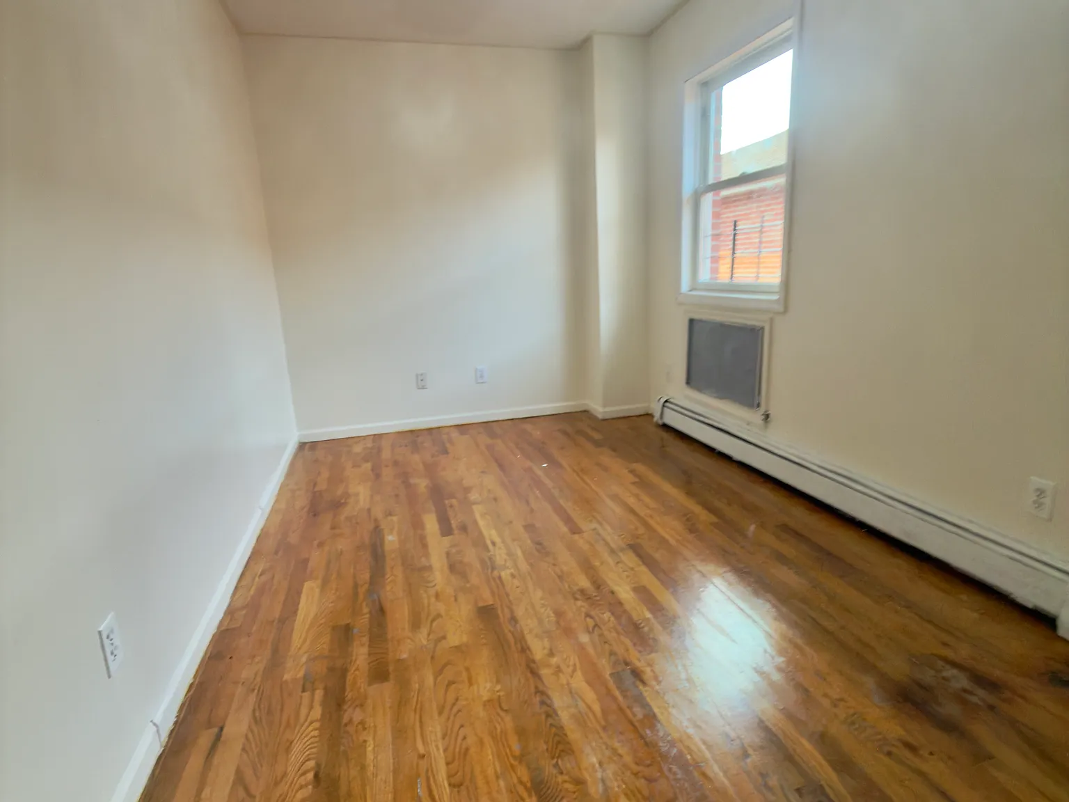 3 bed, 1150 sqft, $3,200 — Photo 3