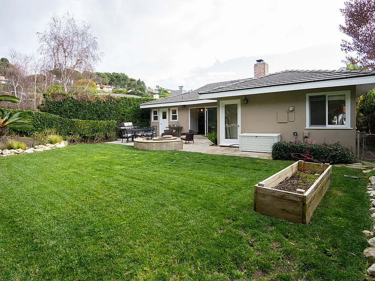 825 Tyburn Rd — Photo 22