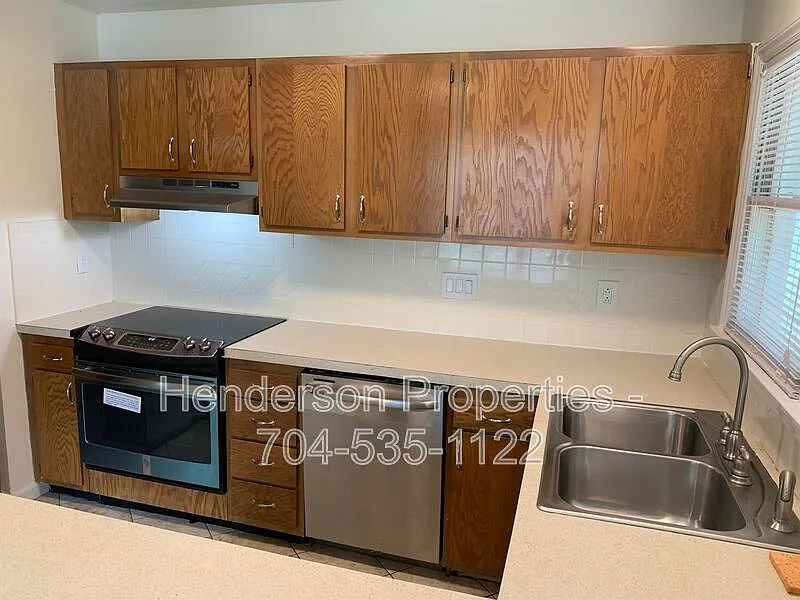 3 bed, 2.0 bath, $1,999 — Photo 3