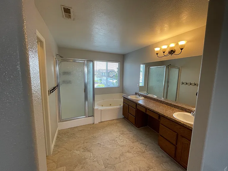 435 W Regatta Ln — Photo 19