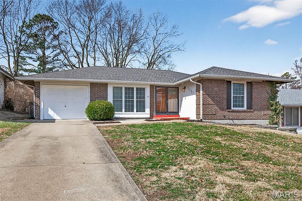 1727 Schulte Hill Dr, Maryland Heights, MO 63043 | Zillow