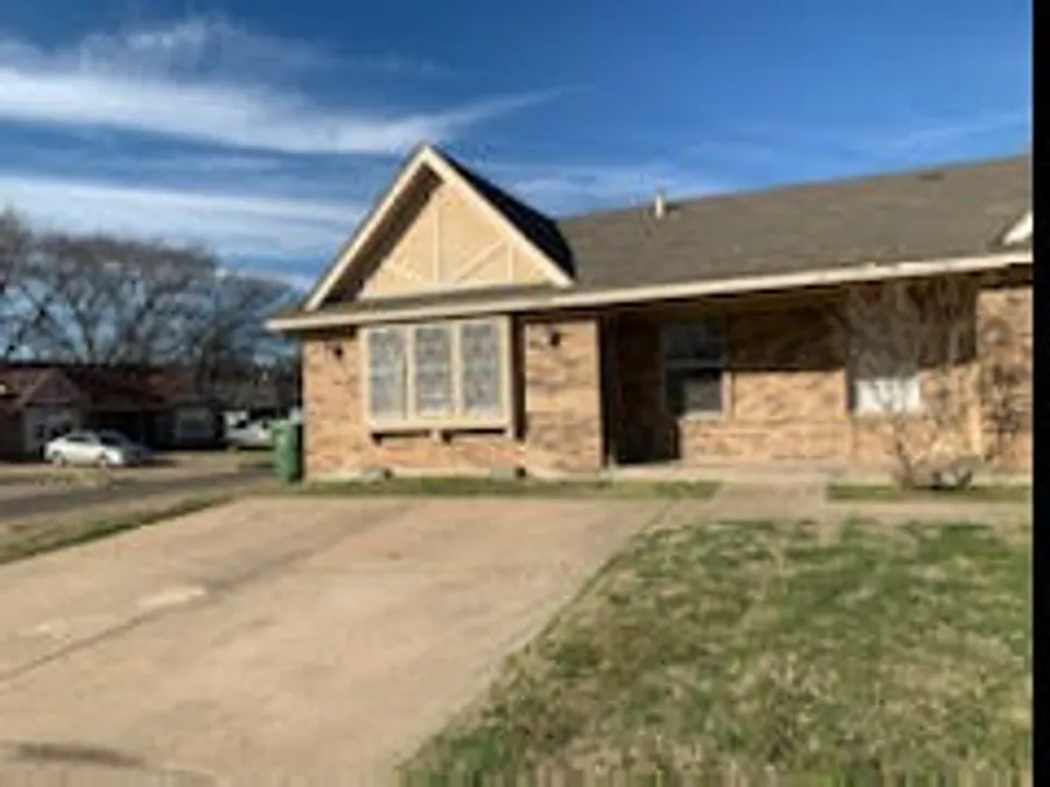 1729 Justin Lyn St