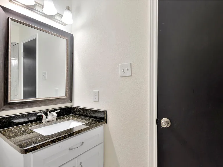 9010 Freeland St — Photo 17
