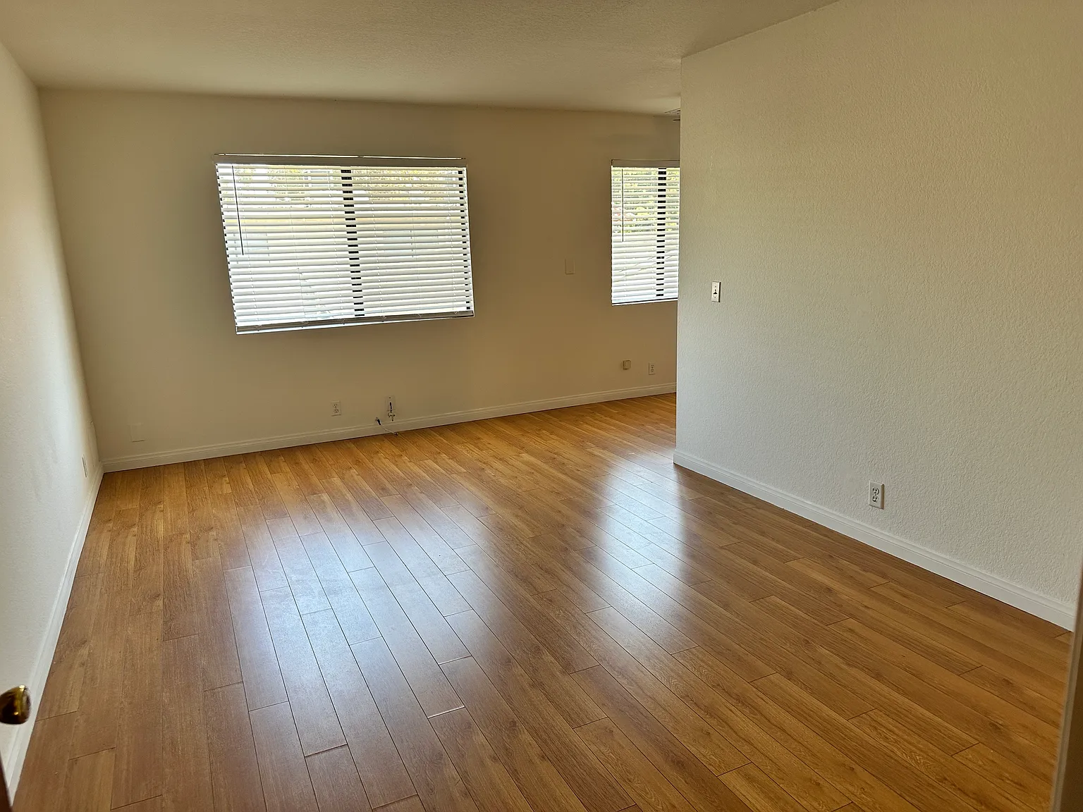 2 bed, 694 sqft, $2,350 — Photo 2