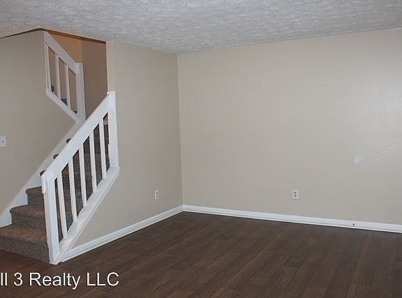 4th image of 145 Meadowbrook Ct