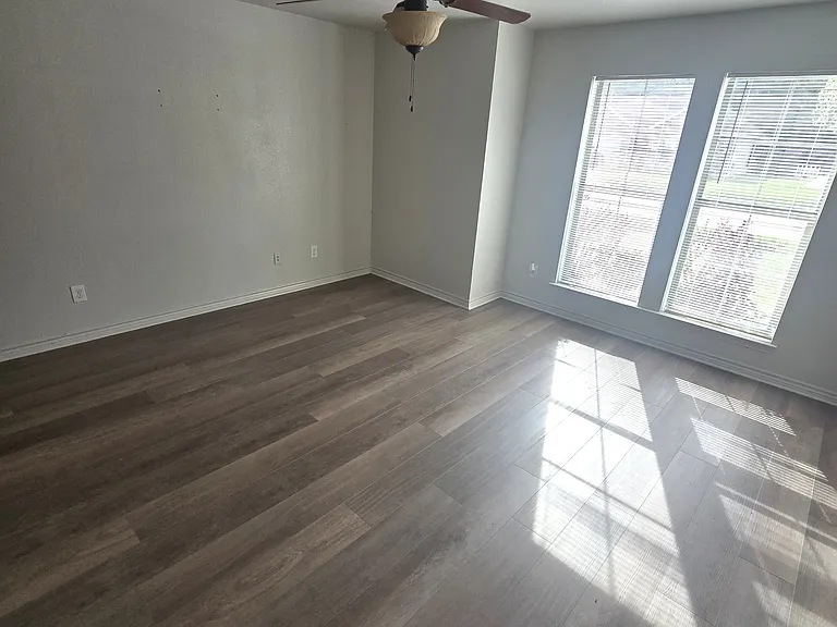 6534 Westwood Village Dr — Photo 8