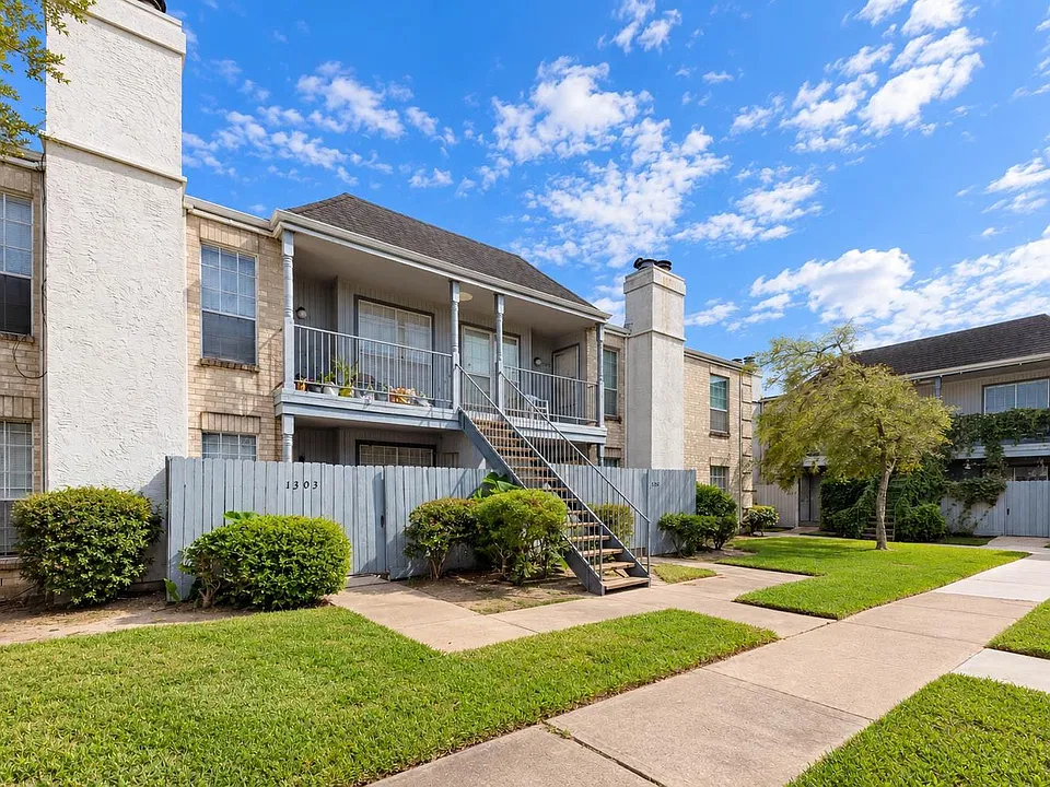 6606 De Moss Dr #1301