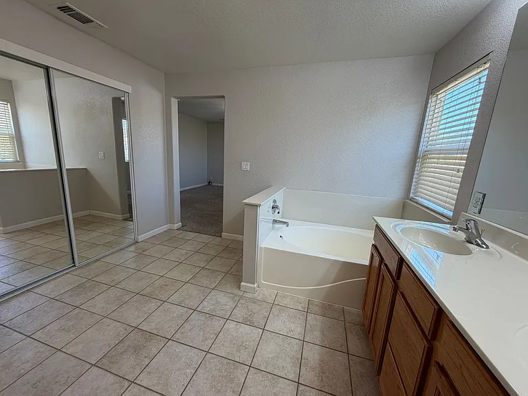 1613 Little Rock Cir — Photo 3
