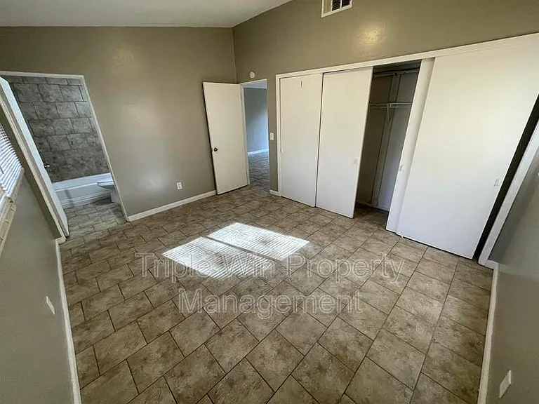 410 Ridge Dr — Photo 15