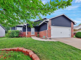 827 S Goebel Cir, Wichita, KS 67207
